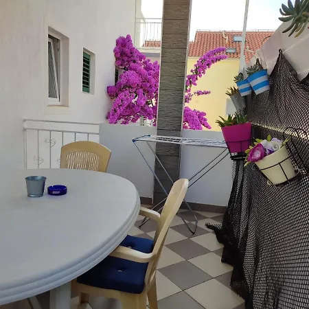 Tea * Tribalj
